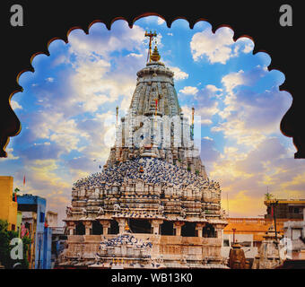 Jagdish temple pendant le coucher du soleil aussi appelé temple jagnath à Udaipur Rajasthan Inde Banque D'Images