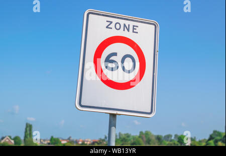 Panneau routier néerlandais : limite de vitesse 60 km/h Banque D'Images