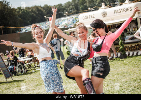 Leeds, UK. 23 août 2019. Soleil chaud comme la foule jouit de la première journée de festival de Leeds, Royaume-Uni. Credit : Andy Gallagher/Alamy Live News Banque D'Images