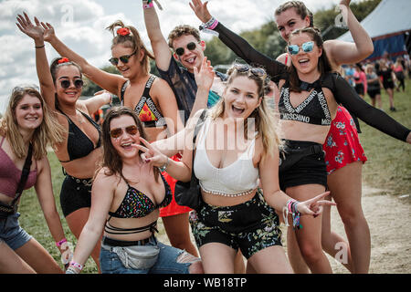 Leeds, UK. 23 août 2019. Soleil chaud comme la foule jouit de la première journée de festival de Leeds, Royaume-Uni. Credit : Andy Gallagher/Alamy Live News Banque D'Images