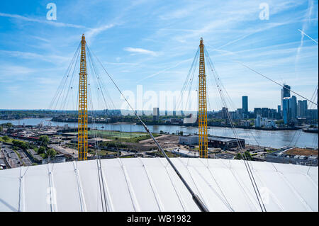 Jusqu'à l'O2, o2, tour de toit fait du millénaire, Greenwich, Londres Banque D'Images