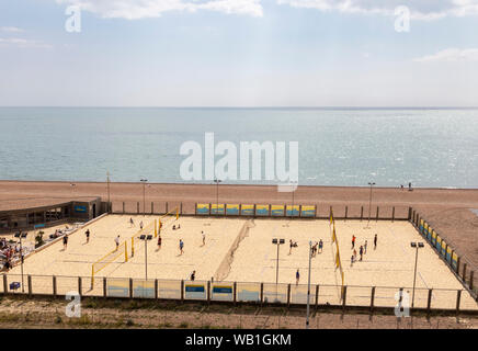 Volly ball sur la plage de Brighton Banque D'Images