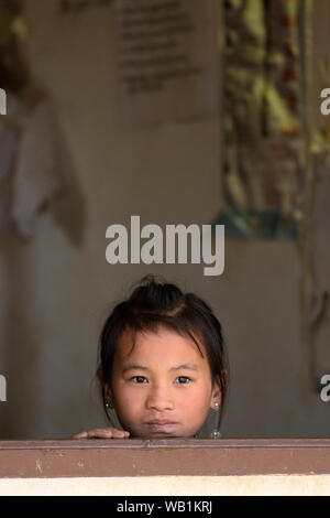 L'Asie, au sud-est, le Laos, Hmong Vilage, fille de l'école, 30078204 Banque D'Images