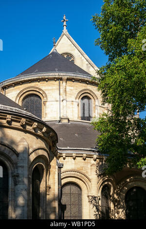 PARIS, FRANCE - 03 AOÛT 2018 : Abbaye de Saint-Martin-des-champs, rue Reumur, qui abrite le Musée des Arts et métiers - un musée de l'Industrie Banque D'Images