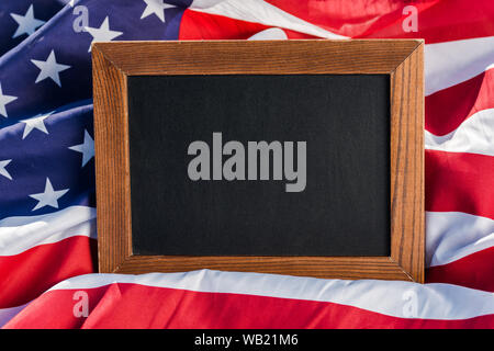 Blank chalkboard sur drapeau américain avec des stars and stripes Banque D'Images