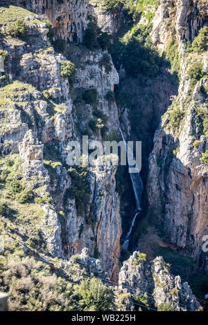 Cascade, Bcharré, Liban Banque D'Images