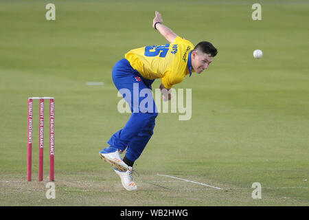 Chester Le Street, au Royaume-Uni. Août 23, 2019. Matthieu Potts de Durham au cours de bowling l'épanouissement T20 Blast correspondance entre club de cricket du comté de Durham et du Yorkshire County Cricket Club à Unis Riverside, Chester le Street le vendredi 23 août 2019. (Crédit : Mark Fletcher | MI News) Credit : MI News & Sport /Alamy Live News Banque D'Images