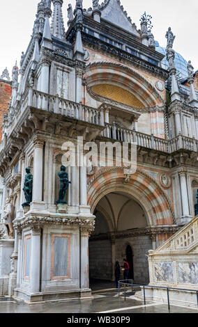 L'Arco Foscari dans la cour du palais des Doges (Palazzo Ducale), Venise, Italie Banque D'Images