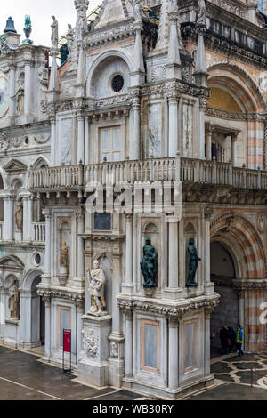 L'Arco Foscari dans la cour du palais des Doges (Palazzo Ducale), Venise, Italie Banque D'Images