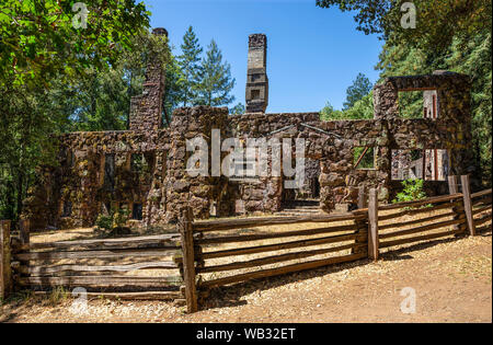 Glen Ellen, CA - le 15 août 2019 : une vue de Jack London's Wolf House. L'hôtel particulier de 26 chambres a brûlé le 22 août 1913, quelques jours avant l'écrivain était supose Banque D'Images