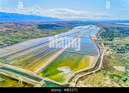 Panorama aérien de la salterne historique sur l'île de Pag Banque D'Images