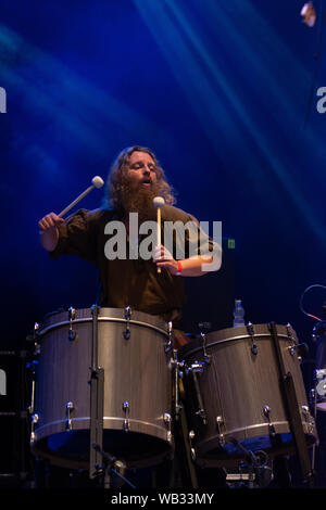 Bergame, Italie - 22 août 2019 : Le groupe de musique folk écossais Saor Patrol, de Kincardine en Ecosse, effectue à Bum bum Festival à Trescore Balneario Banque D'Images