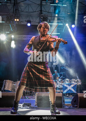 Bergame, Italie - 22 août 2019 : Le groupe de musique folk italienne le clan, effectue à Bum bum Festival à Trescore Balneario (BG). Brambilla Simone Live News Banque D'Images