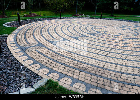 Une réplique de Chartres (cité médiévale) style labyrinthe de pierre située à l'Ouest PA Conference United Methodist Church de Cranberry Township, Michigan Banque D'Images