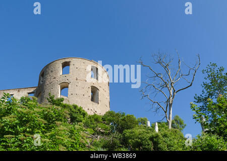 Une tour de château de Borgholm ruiner un célèbre monument sur l'île suédoise Oland Banque D'Images