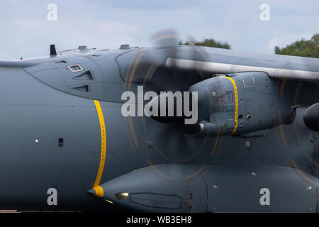 Lever le voile sur cette puissance Airbus A400M Atlas tandis qu'elle s'apprête à décoller de RAF Fairford au cours de la 2019 RIAT. Banque D'Images