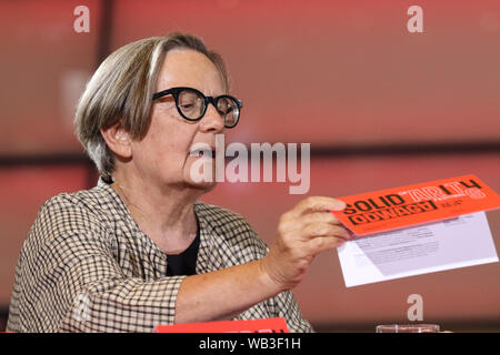 Gdansk, Pologne 23, août 2019 directeur du Film Agnieszka Holland est visible pendant le débat sur la liberté de l'artiste à Gdansk, Pologne le 23 août 2019 . 11e édition du Festival des Arts de la solidarité a invité des artistes qui sont motivés par leur courage. Cette yearÕs canapé a un héros symbolique : Oleg Sentsov, un réalisateur Ukrainien accusé par les services RussiaÕs du terrorisme et condamné à 20 ans dans un camp de travail sibérien © Vadim Pacajev / Alamy Live News Banque D'Images