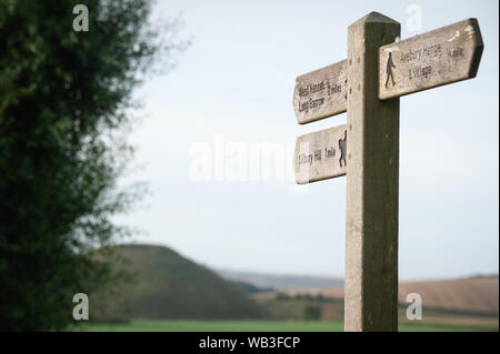 Silbury Hill, Wiltshire, Royaume-Uni. 23 août 2019. L'ancienne borne de Silbury Hill dans le Wiltshire. Banque D'Images