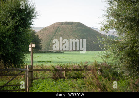 Silbury Hill, Wiltshire, Royaume-Uni. 23 août 2019. L'ancienne borne de Silbury Hill dans le Wiltshire. Banque D'Images