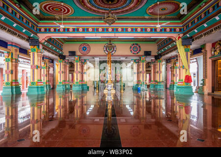 Temple Sri Mahamariamman colorful pièce principale du temple hindou à Kuala Lumpur, en Malaisie Banque D'Images