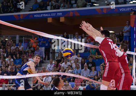 ATTACCO DE OLEG ANTONOV IN RETE au cours de Nations League hommes - l'Italie contre le Polonia, Milan, Italie, 23 juin 2019, l'Équipe nationale de volley-ball volley-ball italien Banque D'Images