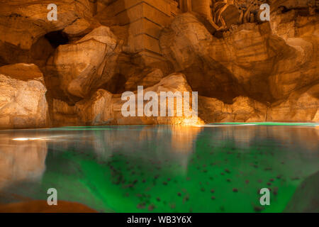 Fontaine de Trevi avec coins en bas Banque D'Images