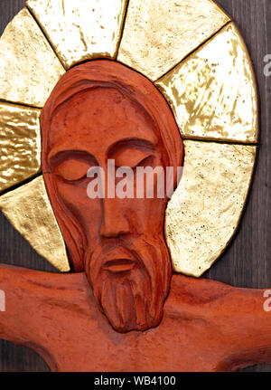 Une sculpture de secours le visage de Jésus. Faite d'argile à modeler par Lubo Michalko. Affiché dans la maison catholique de Quo Vadis. Banque D'Images