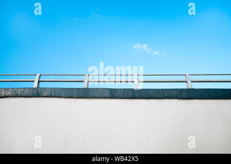 Sur le mur Banque D'Images