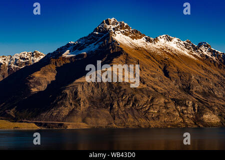 Lever du soleil le matin près de Queenstown Banque D'Images