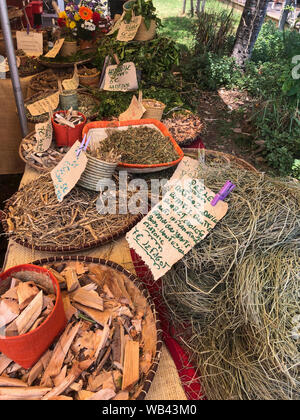 Stand du marché aux épices et herbes à saint Paul sur l'île de la réunion Banque D'Images