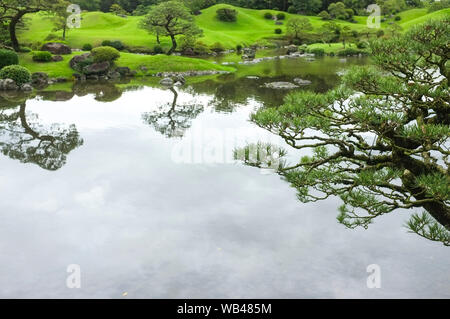 Suizenji Jardin, Suizenji Jojuen est une spacieuse, de style japonais jardin paysage à Kumamoto, au Japon. Banque D'Images