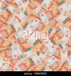 Fond transparent, un collage de cinq mille roubles russes de billets Banque D'Images