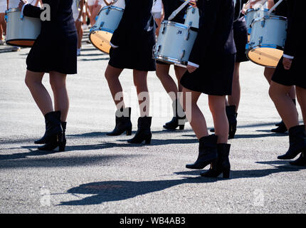 Les femmes de l'orchestre de tambours de la Police nationale de l'Ukraine. La Procession de dignité humaine consacrée à la 28e anniversaire de l'indépendance de l'Ukraine s'est tenue à Kiev. Le président Vladimir Zelensky, la direction de l'état, militaire, de l'APU, bénévoles, athlètes ukrainiens de premier plan et ainsi de suite y ont pris part Banque D'Images