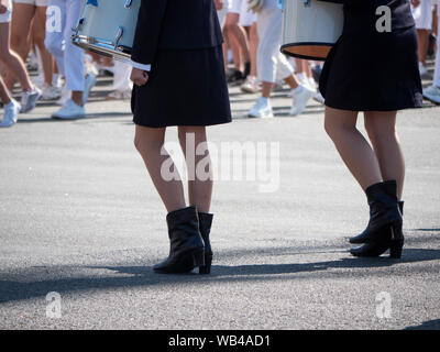 Les femmes de l'orchestre de tambours de la Police nationale de l'Ukraine. La Procession de dignité humaine consacrée à la 28e anniversaire de l'indépendance de l'Ukraine s'est tenue à Kiev. Le président Vladimir Zelensky, la direction de l'état, militaire, de l'APU, bénévoles, athlètes ukrainiens de premier plan et ainsi de suite y ont pris part Banque D'Images