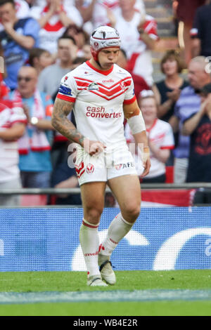 Londres, Royaume-Uni. Août 24, 2019. THEO FAGES de St Helens RLFC scores pour le rendre 4-12 au cours de la Ladbrokes Challenge Cup match final entre St Helens et Warrington Wolves au stade de Wembley, Londres, Angleterre le 24 août 2019. Photo de Ken d'Étincelles. Usage éditorial uniquement, licence requise pour un usage commercial. Aucune utilisation de pari, de jeux ou d'un seul club/ligue/dvd publications. Credit : UK Sports Photos Ltd/Alamy Live News Banque D'Images