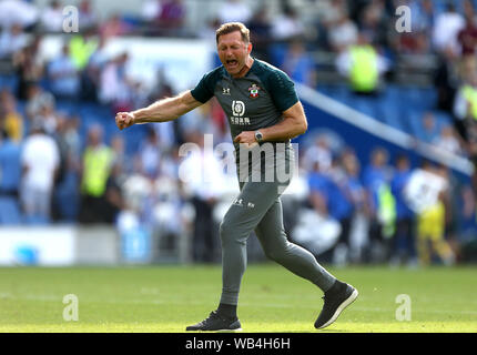 Southampton manager Ralph Hasenhuttl célèbre victoire après le coup de sifflet final lors de la Premier League match au stade AMEX, Brighton. Banque D'Images