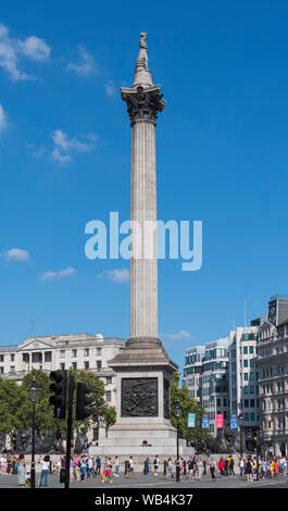 La colonne Nelson monument n Trafalgar Square, City of Westminster, Londres, Angleterre, Royaume-Uni. Banque D'Images
