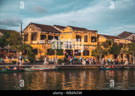 Rues et les canaux d'Hoi An, dans le centre du Vietnam Banque D'Images