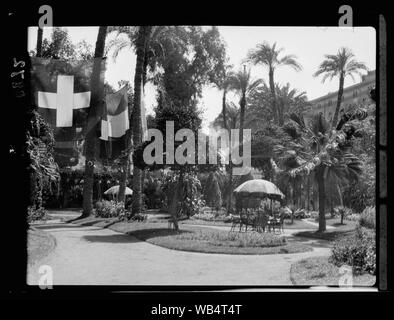 L'Égypte. Le Caire. Hôtels. Savoy Continental. Le jardin Abstract/medium : G. Eric et Edith Matson Photograph Collection Banque D'Images