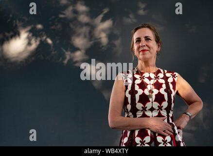 Edinburgh, Ecosse, Royaume-Uni. Août 24, 2019. Kirsty Wark. Broadcaster Kirsty Wark, le nouveau livre de la Chambre par le Loch est un mystère familial situé sur les rives du Loch Doon. Credit : Iain Masterton/Alamy Live News Banque D'Images