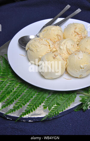 Délicieux petit icecream prêt à servir Banque D'Images