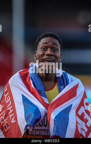 Birmingham, UK. Août 24, 2019. Ojie Edoburun remporte la mens's 100m au cours de l'anglais AthleticsChampionships Muller à l'Alexander Stadium, Birmingham, Angleterre le 24 août 2019. Photo par Jodi Casino. Usage éditorial uniquement, licence requise pour un usage commercial. Aucune utilisation de pari, de jeux ou d'un seul club/ligue/dvd publications. Credit : UK Sports Photos Ltd/Alamy Live News Banque D'Images