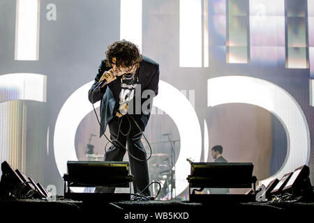 Le 1975 en concert sur la scène du Festival de Leeds, Royaume-Uni, le 24 août 2019. Banque D'Images
