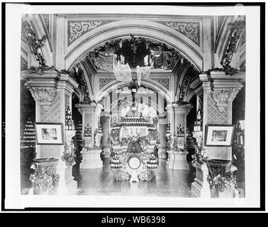 La pièce de vin de porto, peut-être dans le pavillon du Portugal, de l'Exposition de Paris, 1889 Abstract/moyenne : 1 : Easy-PhotoPrint albumen. Banque D'Images