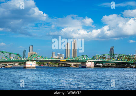 Phra Phuttha Yodfa Bridge, Memorial Bridge, Bangkok, Thaïlande, pont en acier. Banque D'Images