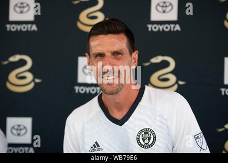 Chester, Pennsylvanie, USA. Août 24, 2019. Ancien joueur de l'Union de Philadelphie Sébastien LETOUX, assiste à la rencontre des anciens au cours de journée au stade de l'énergie Talen Chester Ohio Crédit : Ricky Fitchett/ZUMA/Alamy Fil Live News Banque D'Images