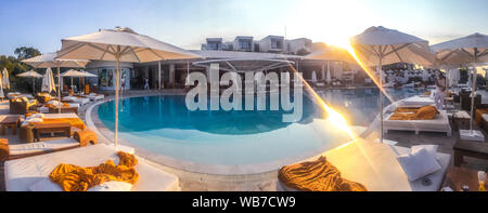 Bodrum beach et offre une vue sur le port en Turquie Banque D'Images