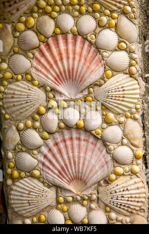 Royaume-uni, Angleterre, Îles Scilly, Tresco, jardins de l'abbaye, Shell House conçu par Lucy Dorrien-Smith, décoration, formée à partir de coquilles Banque D'Images