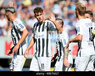 Paderborn, Allemagne. Août 24, 2019. firo : 24.08.2019, football, saison 2019/2020, 1ère Bundesliga SC Paderborn - SC Freiburg, simple action, Luca WALDSCHMIDT, SC Freiburg, plein la figure, de mort, de l'objectif 1 : 0, goaljubel, la jubilation, la joie, l'utilisation de crédit dans le monde entier | : dpa/Alamy Live News Banque D'Images