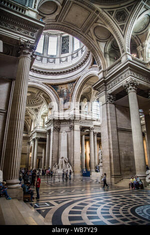 Le Panthéon dans le quartier latin à Paris, France Banque D'Images